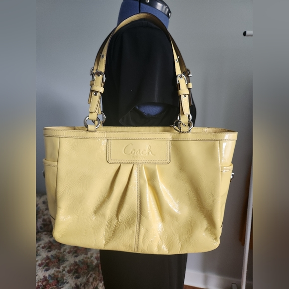 Coach Handbags - COACH: East West Gallery Patent Leather Tote 13.5" x 9" x 4.5 EUC